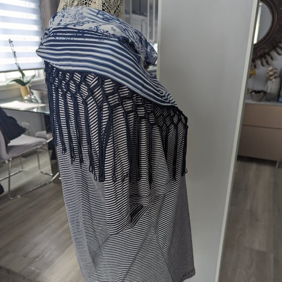 One World blue and white blouse with removable collar/scarf - Picture 6 of 9